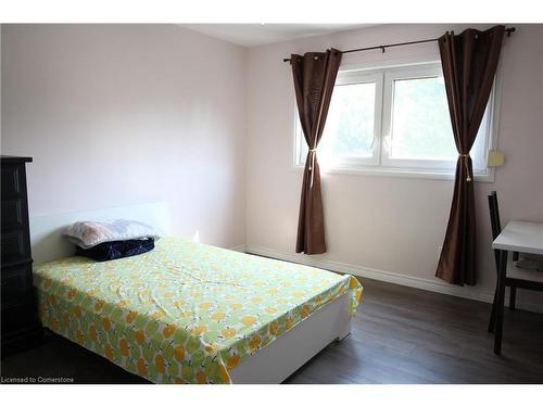 24 Leadale Place, Hamilton, ON - Indoor Photo Showing Bedroom