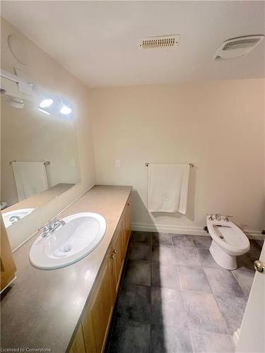 151 Homeside Avenue, Hamilton, ON - Indoor Photo Showing Bathroom