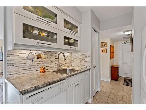 310-56 Kerman Avenue, Grimsby, ON - Indoor Photo Showing Kitchen With Upgraded Kitchen