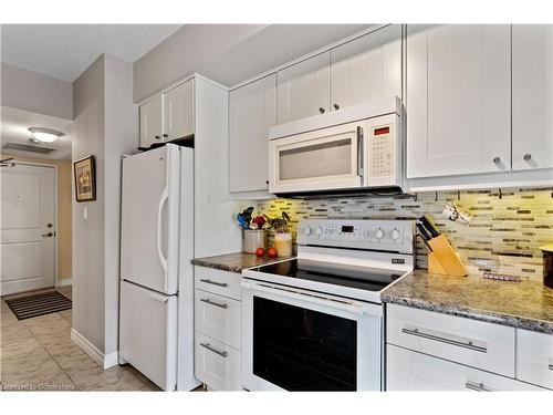 310-56 Kerman Avenue, Grimsby, ON - Indoor Photo Showing Kitchen