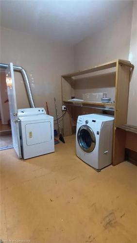 102 West Avenue N, Hamilton, ON - Indoor Photo Showing Laundry Room