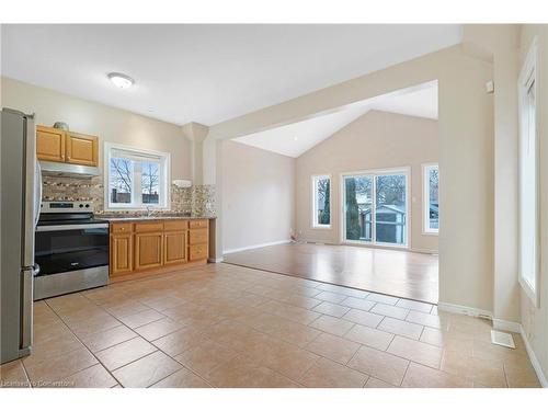 102 West Avenue N, Hamilton, ON - Indoor Photo Showing Kitchen