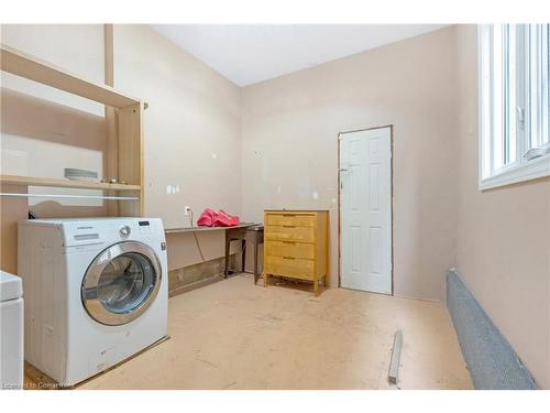 102 West Avenue N, Hamilton, ON - Indoor Photo Showing Laundry Room