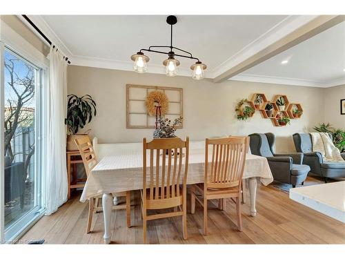 8 Grenoble Road, Hamilton, ON - Indoor Photo Showing Dining Room