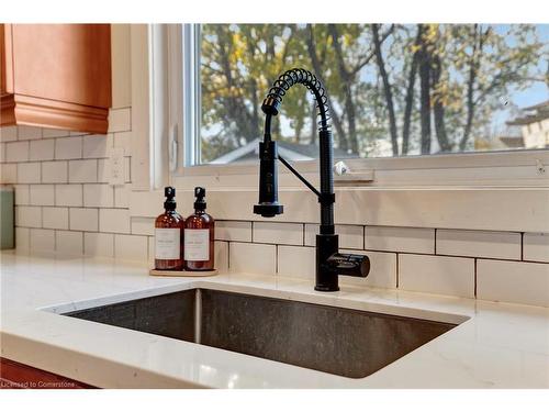 8 Grenoble Road, Hamilton, ON - Indoor Photo Showing Kitchen