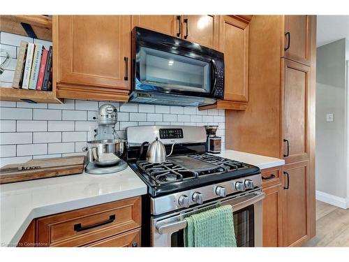 8 Grenoble Road, Hamilton, ON - Indoor Photo Showing Kitchen