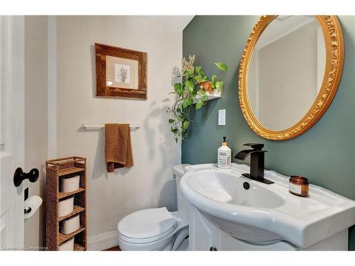 8 Grenoble Road, Hamilton, ON - Indoor Photo Showing Bathroom