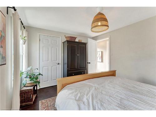 8 Grenoble Road, Hamilton, ON - Indoor Photo Showing Bedroom