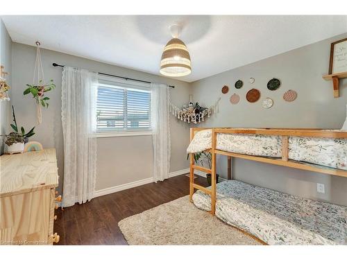 8 Grenoble Road, Hamilton, ON - Indoor Photo Showing Bedroom