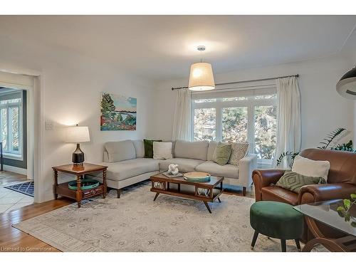 896 Lasalle Park Road, Burlington, ON - Indoor Photo Showing Living Room