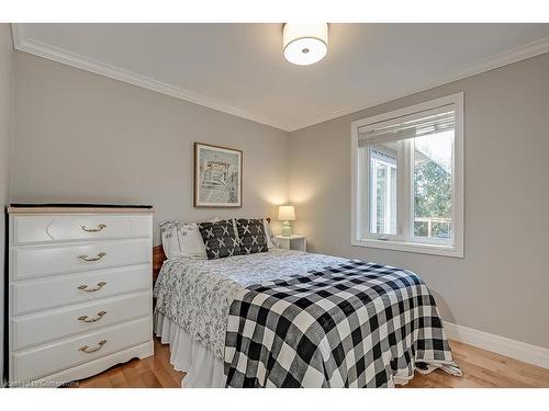 896 Lasalle Park Road, Burlington, ON - Indoor Photo Showing Bedroom