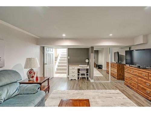 896 Lasalle Park Road, Burlington, ON - Indoor Photo Showing Living Room