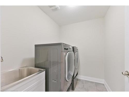 75 Monarch Woods Drive, Kitchener, ON - Indoor Photo Showing Laundry Room