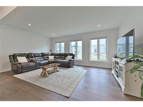 75 Monarch Woods Drive, Kitchener, ON - Indoor Photo Showing Living Room