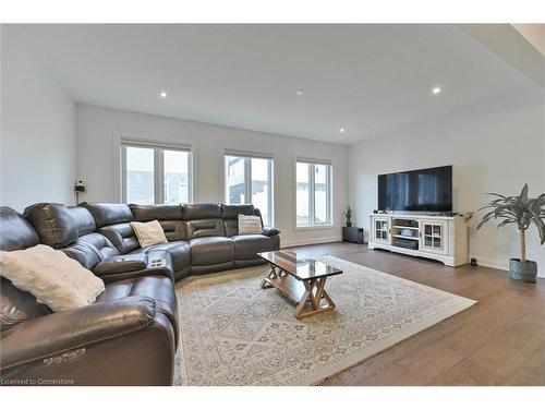 75 Monarch Woods Drive, Kitchener, ON - Indoor Photo Showing Living Room