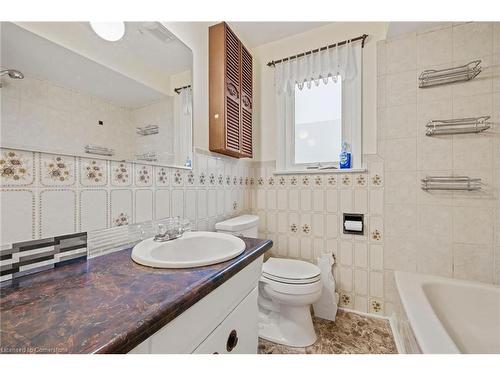 382 Tamarack Circle, Oakville, ON - Indoor Photo Showing Bathroom