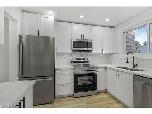 5-1420 Garth Street, Hamilton, ON - Indoor Photo Showing Kitchen With Double Sink With Upgraded Kitchen