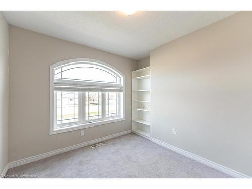 63 Crossings Way, Hamilton, ON - Indoor Photo Showing Other Room