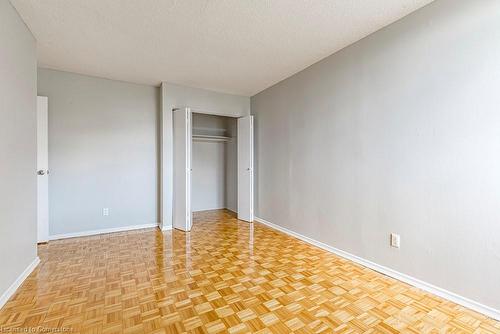 402-770 Hager Avenue, Burlington, ON - Indoor Photo Showing Other Room