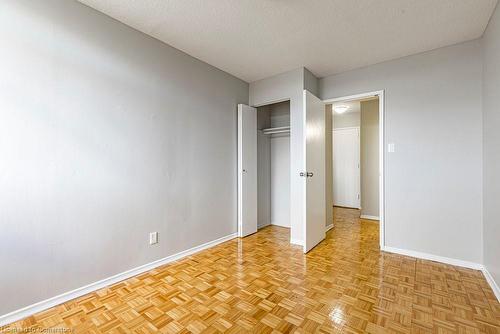 402-770 Hager Avenue, Burlington, ON - Indoor Photo Showing Other Room