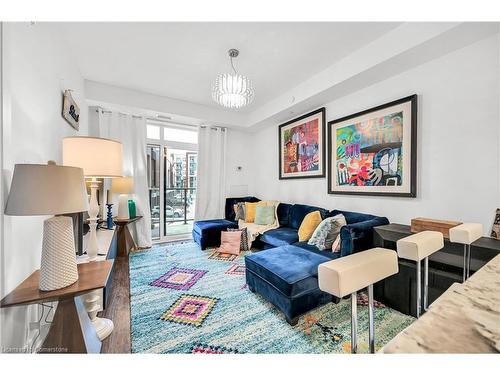 222-101 Shoreview Place, Stoney Creek, ON - Indoor Photo Showing Living Room