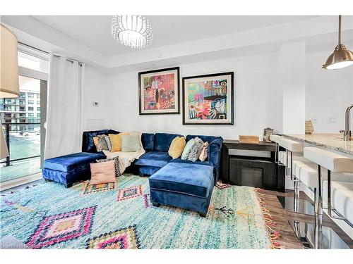 222-101 Shoreview Place, Stoney Creek, ON - Indoor Photo Showing Living Room