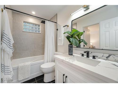 3150 Bentworth Drive, Burlington, ON - Indoor Photo Showing Bathroom