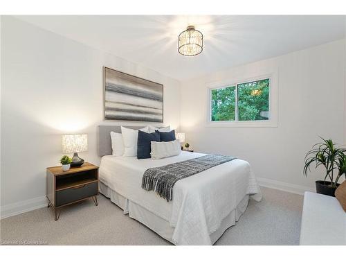 3150 Bentworth Drive, Burlington, ON - Indoor Photo Showing Bedroom