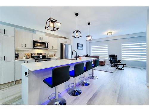 55 Sentinel Lane Lane, Hamilton, ON - Indoor Photo Showing Kitchen With Upgraded Kitchen