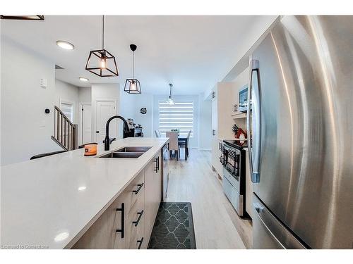 55 Sentinel Lane Lane, Hamilton, ON - Indoor Photo Showing Kitchen With Double Sink With Upgraded Kitchen