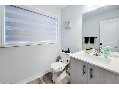 55 Sentinel Lane Lane, Hamilton, ON - Indoor Photo Showing Bathroom