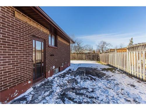 Unit 1-72 Lilacside Drive, Hamilton, ON - Outdoor