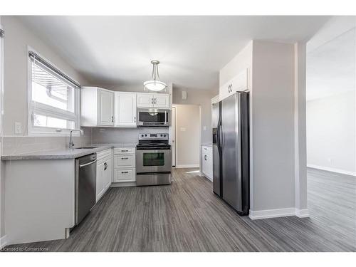 Unit 1-72 Lilacside Drive, Hamilton, ON - Indoor Photo Showing Kitchen With Stainless Steel Kitchen