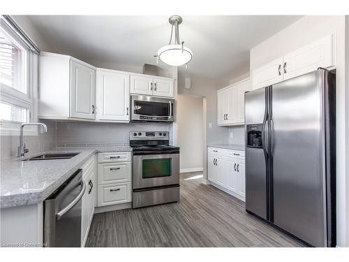 Unit 1-72 Lilacside Drive, Hamilton, ON - Indoor Photo Showing Kitchen With Stainless Steel Kitchen