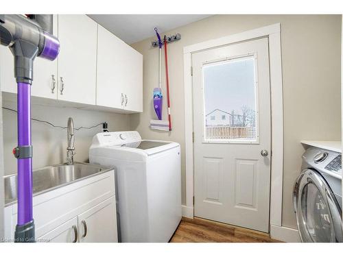 90 Glenmor Place, Caledonia, ON - Indoor Photo Showing Laundry Room