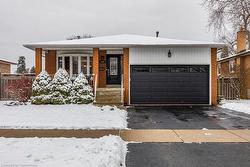 1056 Dowland Crescent  Burlington, ON L7T 4C8