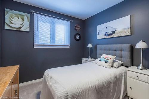 1056 Dowland Crescent, Burlington, ON - Indoor Photo Showing Bedroom