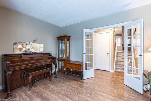 1056 Dowland Crescent, Burlington, ON - Indoor