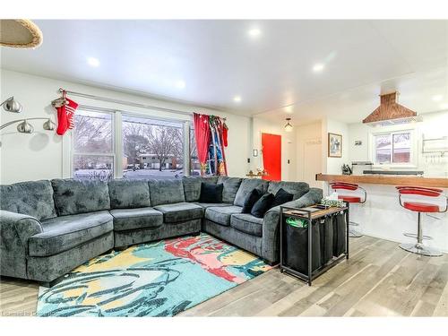 30 Radford Avenue, Cambridge, ON - Indoor Photo Showing Living Room