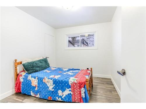 30 Radford Avenue, Cambridge, ON - Indoor Photo Showing Bedroom