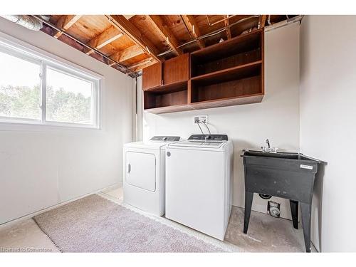 2168 Fairchild Boulevard, Burlington, ON - Indoor Photo Showing Laundry Room