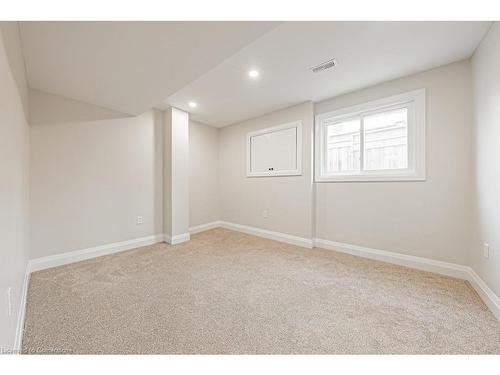 2168 Fairchild Boulevard, Burlington, ON - Indoor Photo Showing Other Room