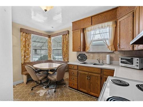 1A Cameron Avenue, Hamilton, ON - Indoor Photo Showing Kitchen