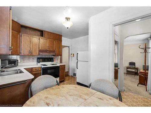 1A Cameron Avenue, Hamilton, ON - Indoor Photo Showing Kitchen