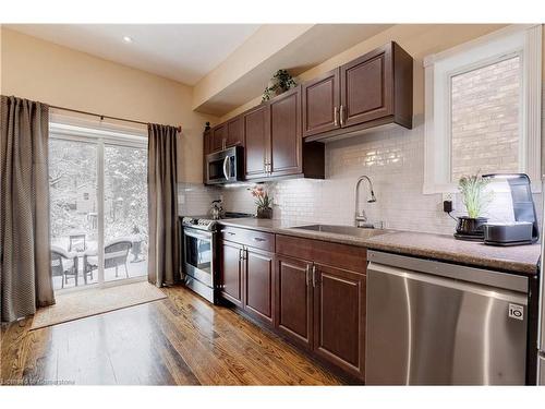 80 Alanson Street, Hamilton, ON - Indoor Photo Showing Kitchen