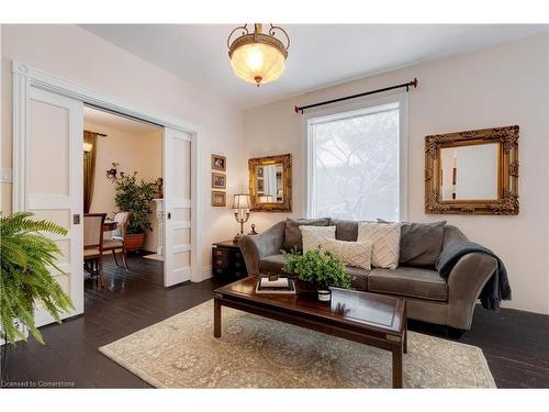 80 Alanson Street, Hamilton, ON - Indoor Photo Showing Living Room