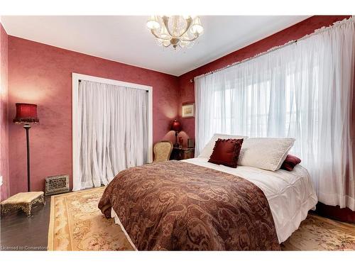 80 Alanson Street, Hamilton, ON - Indoor Photo Showing Bedroom