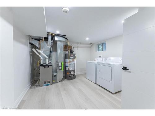 2-189 East 31St Street, Hamilton, ON - Indoor Photo Showing Laundry Room