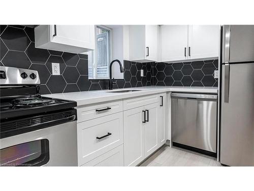 2-189 East 31St Street, Hamilton, ON - Indoor Photo Showing Kitchen