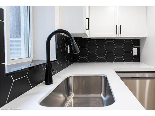 2-189 East 31St Street, Hamilton, ON - Indoor Photo Showing Kitchen With Double Sink